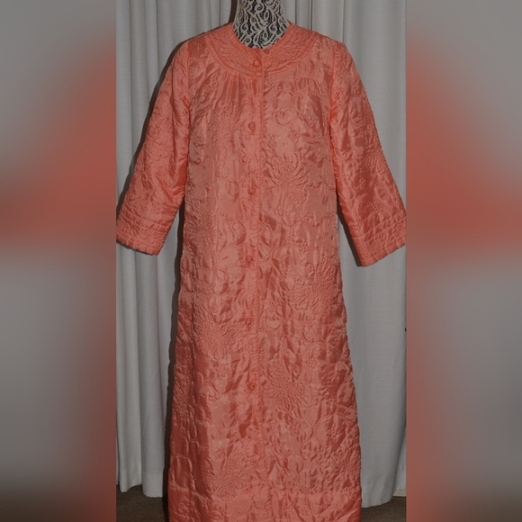 Vintage Robe Dress by The Bay Goodson's Bay Company 1960s Made in Hong Kong - Picture 3 of 9